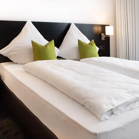 Pfu Hotel By Wmm Hotels พฟุงชตัดท์ ภายนอก รูปภาพ