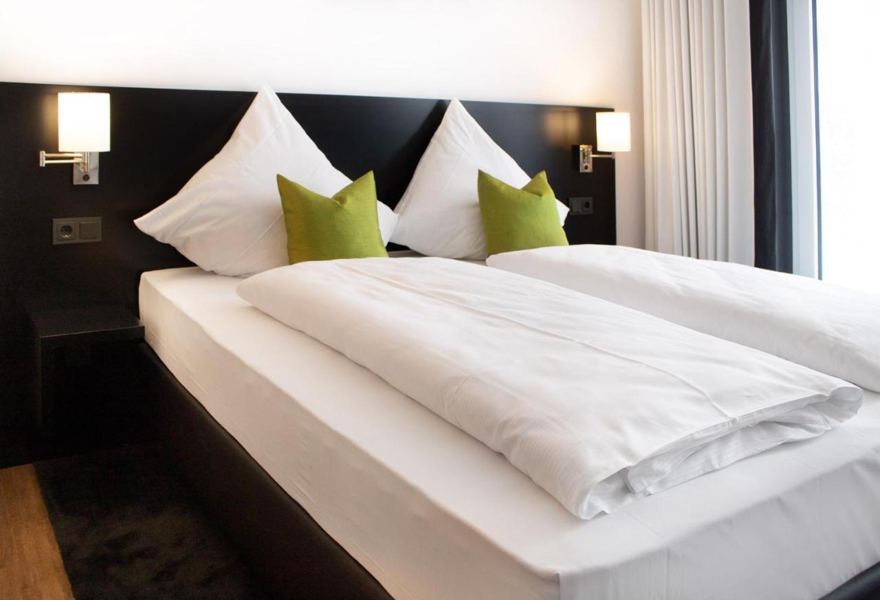 Pfu Hotel By Wmm Hotels พฟุงชตัดท์ ภายนอก รูปภาพ